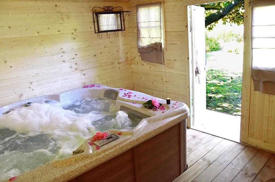 Maison Arbolateia Avec Piscine Et Spa ビダール エクステリア 写真